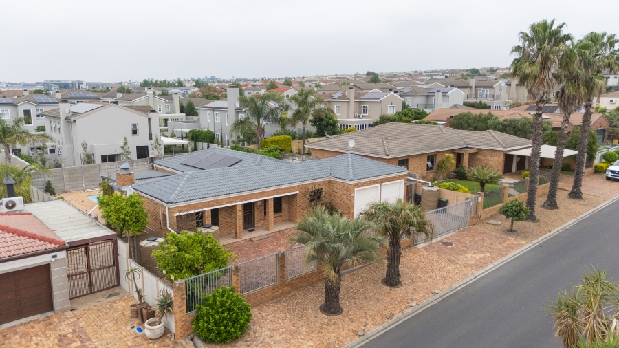 3 Bedroom Property for Sale in Uitzicht Western Cape